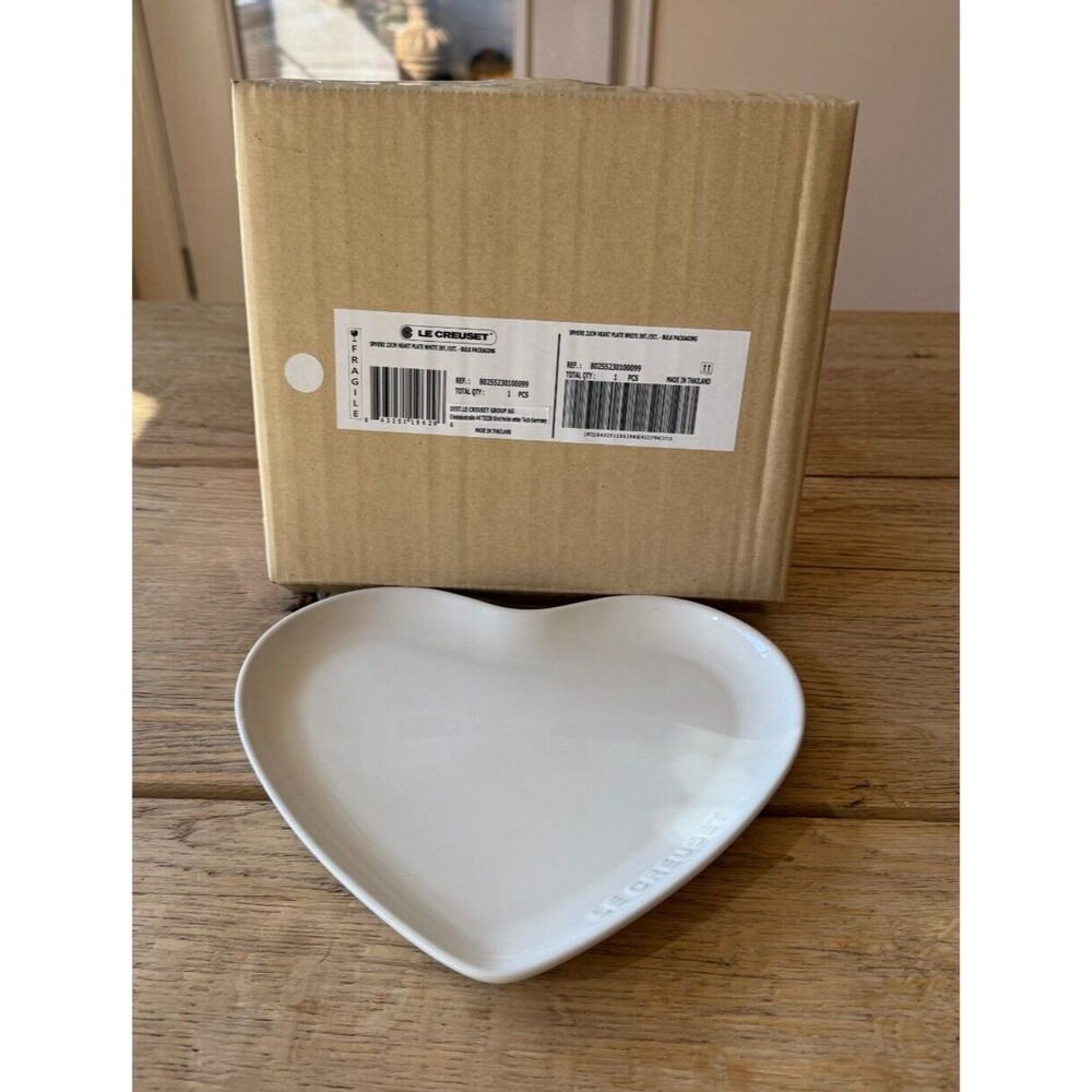 Le Creuset Stoneware Seoul 23 cm 9 in Sphere Heart Plate White NEW